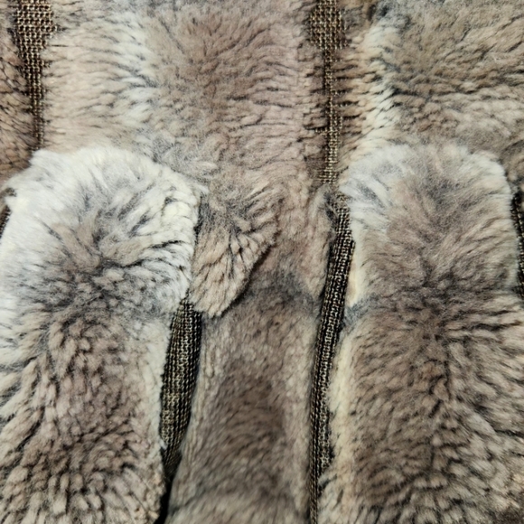 AMERICAN WIDGEON Faux Fur Hooded Coat In Cookie Cream Bun Size 6 - Picture 5 of 15